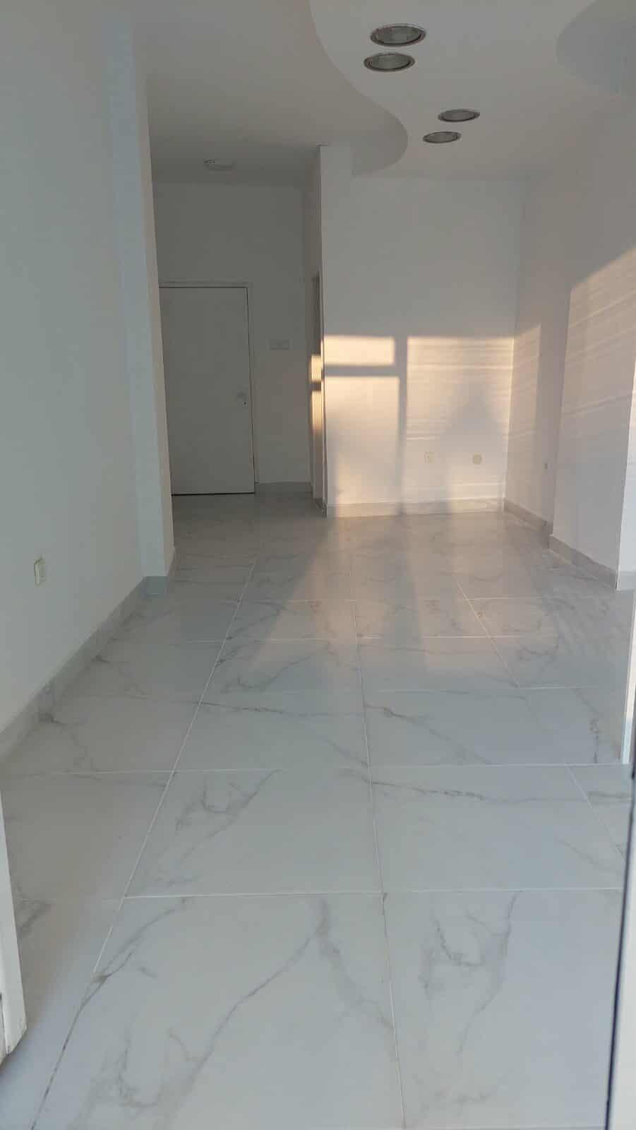 Магазин, под наем, Център