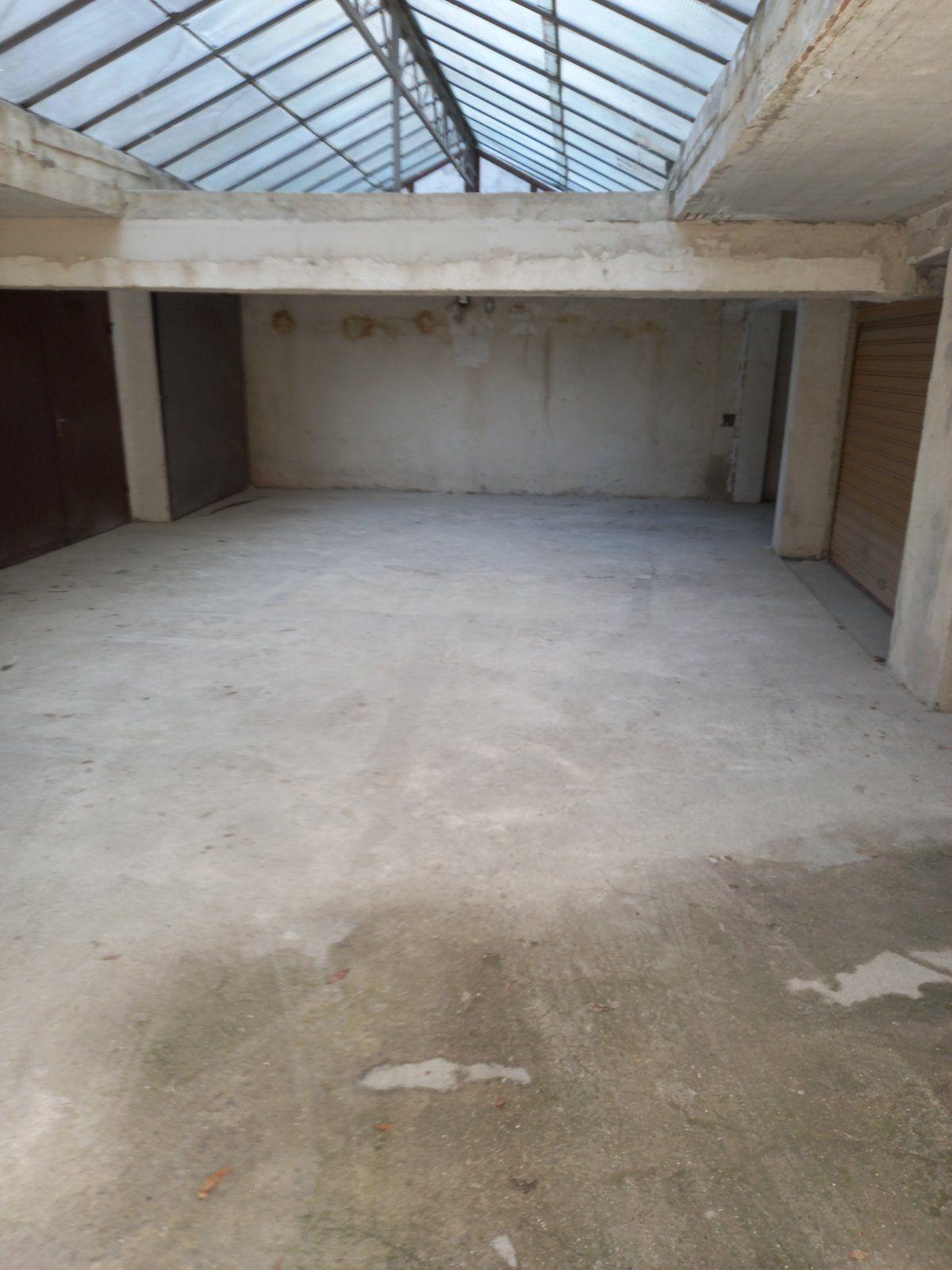 Гараж, под наем, ж.к Възраждане.