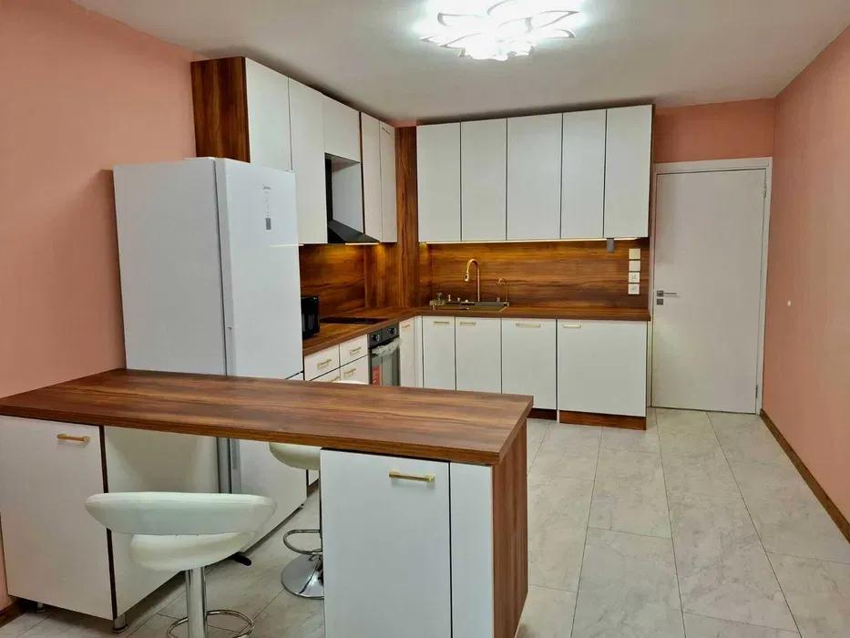 Под наем в Варна четиристаен  Базар Левски ID 2219123