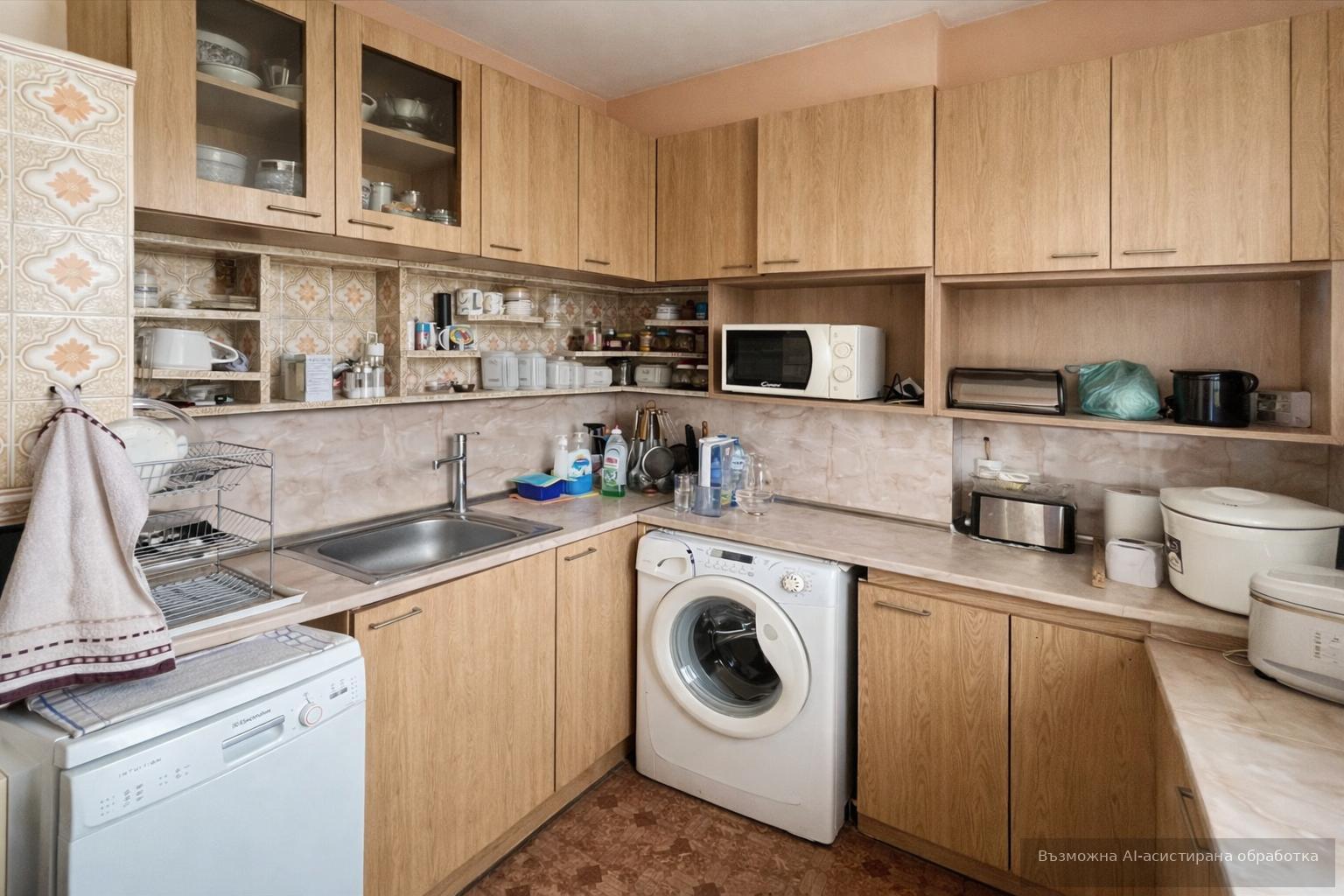 Тристаен апартамент за продажба в кв. Кючук Париж