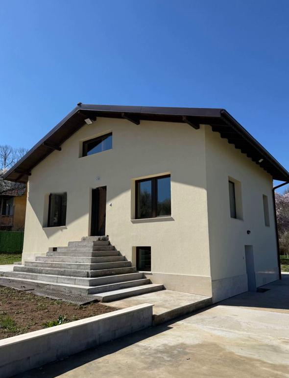 За продажба в София къща Извън София ID 2109317