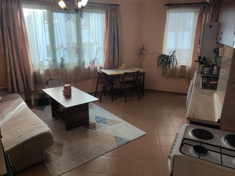 Двустаен, под наем, жк. Редута