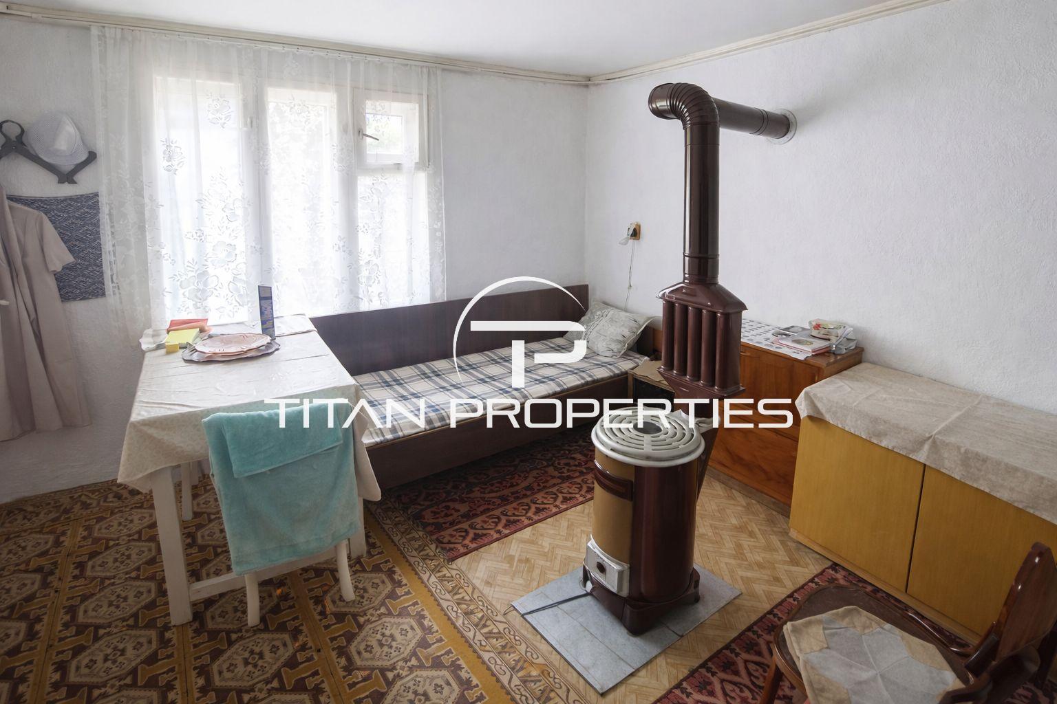 Key in office! Detached house in the town of Saedinenie